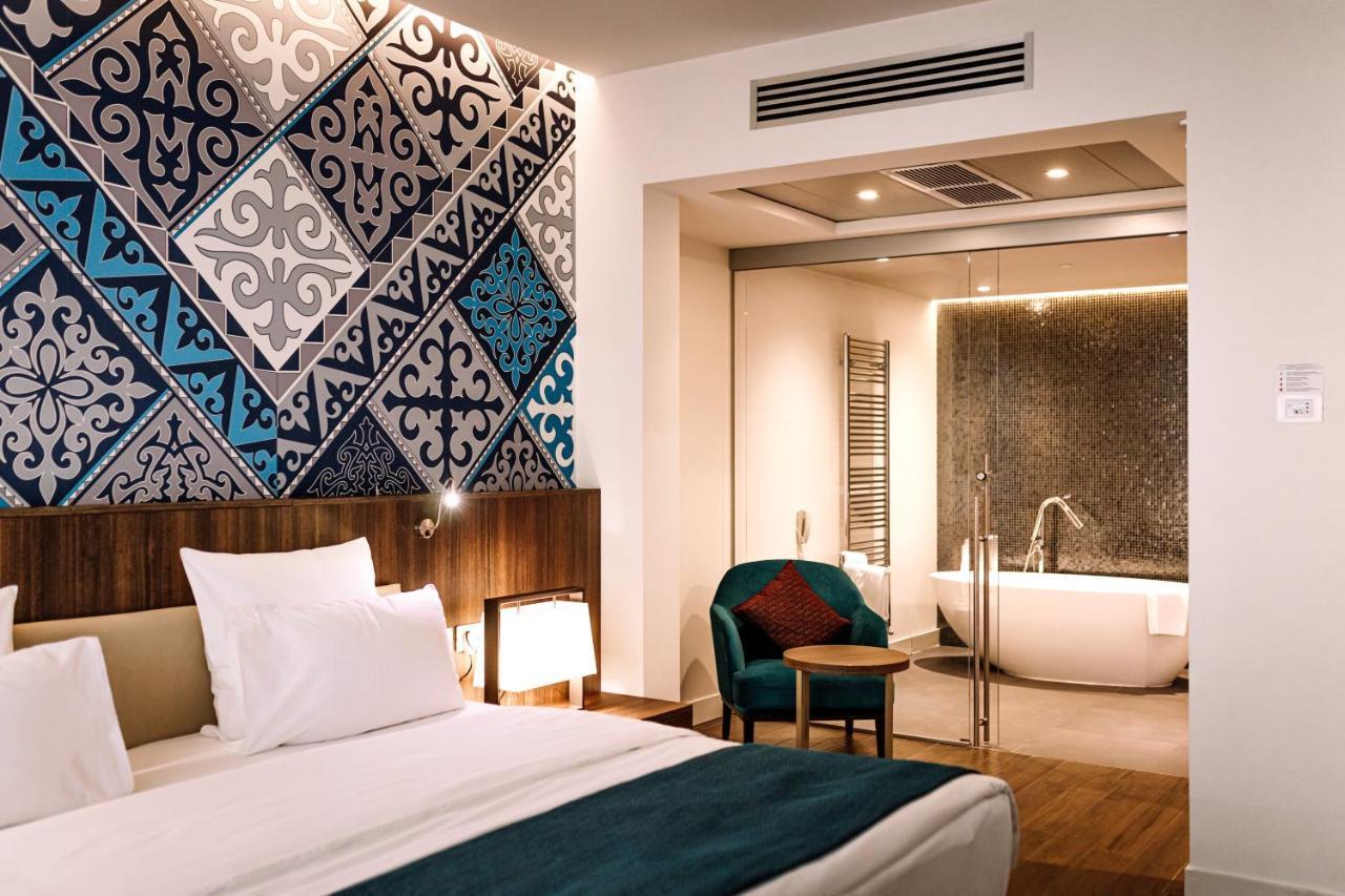 Mercure Almaty City Center Extérieur photo