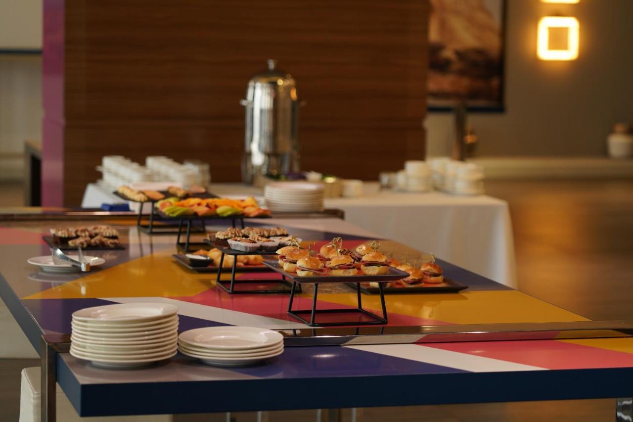 Mercure Almaty City Center Extérieur photo